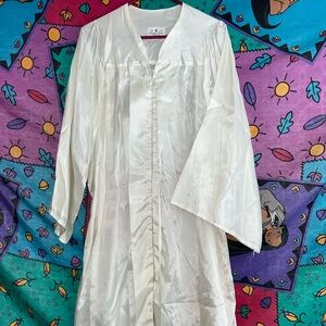 size 54 graduation gown white, slight fading but overall pretty clean